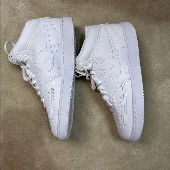 Women’s Nike Court Vision Mid Sz 8 - Picture 2 of 6